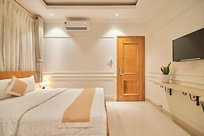 Bin Bin 10 - Mimosa Hotel near Tan Son Nhat Airport