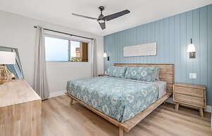 Upscale Oceanfront Penthouse Vistas