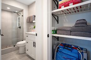 Upscale Oceanfront Penthouse Vistas