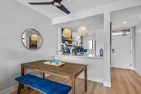 Upscale Oceanfront Penthouse Vistas