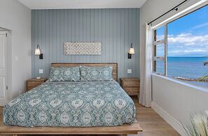 Upscale Oceanfront Penthouse Vistas