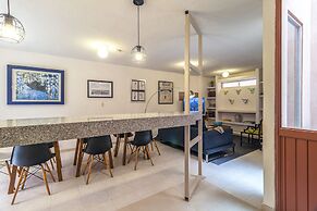 Casa Rosa by Domi Housing