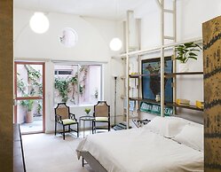 Casa Rosa by Domi Housing