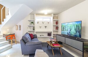 Casa Rosa by Domi Housing