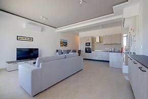 Luxury Maisonette in a Tranquil and Central Area