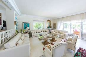 Villa de Luxe Gammarth Avec Piscine