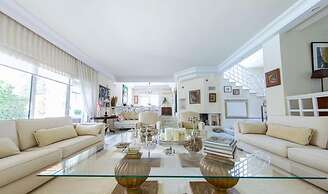 Villa de Luxe Gammarth Avec Piscine