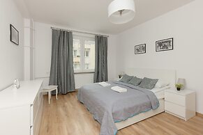 Warsaw Apartment Mokotowska by Renters