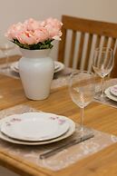 Warsaw Apartment Mokotowska by Renters