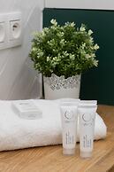 Warsaw Apartment Mokotowska by Renters