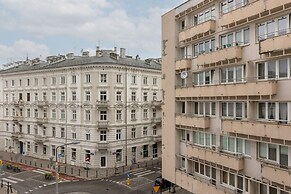Warsaw Apartment Mokotowska by Renters