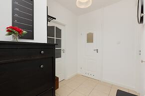 Warsaw Apartment Mokotowska by Renters