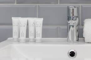 Kasprzaka Near Metro Station by Renters