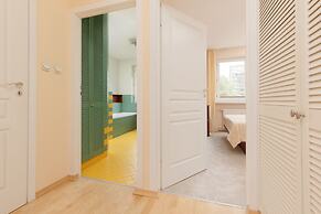 Spacious Apartment Pruszkow by Renters