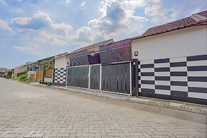 OYO 90684 Happy Homestay Syariah