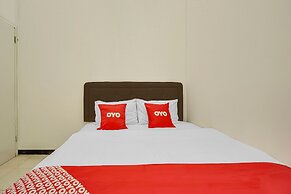 OYO 90684 Happy Homestay Syariah