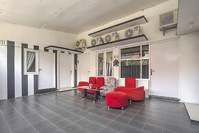 OYO 90684 Happy Homestay Syariah