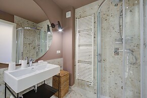 Pandora Lake View Stresa