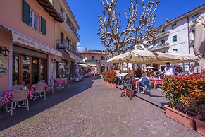 Pandora Lake View Stresa