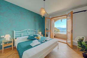 Pandora Lake View Stresa