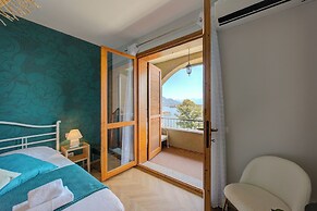 Pandora Lake View Stresa