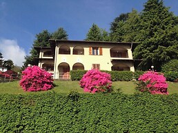 Pandora Lake View Stresa