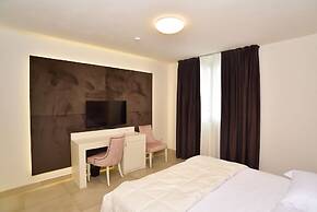 M2 Hotel