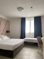 M2 Hotel