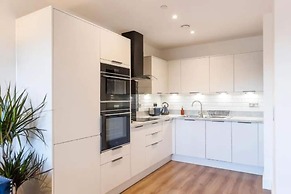 Chic & Stylish 2BD Flat in Picturesque Bristol