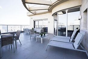 YalaRent Hilltop Penthouse- Private Pool