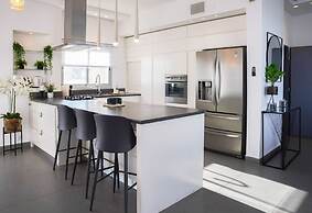 YalaRent Hilltop Penthouse- Private Pool