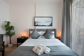 Mesmerizing Canal View - 827