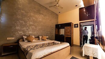 Hotel Rajyashree Palace