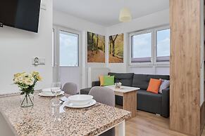 Sunny Studio Krakowska by Renters