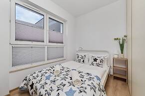 Sunny Studio Krakowska by Renters