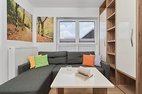 Sunny Studio Krakowska by Renters