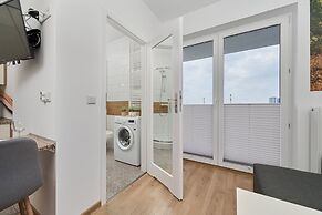 Sunny Studio Krakowska by Renters