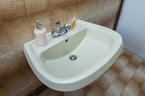 Spacious New apt w View in Agia Varvara