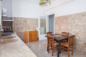 Spacious New apt w View in Agia Varvara