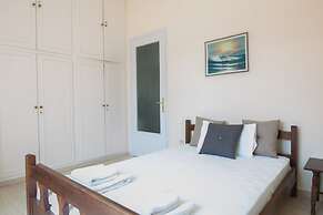 Spacious New apt w View in Agia Varvara