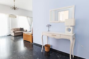 Spacious New apt w View in Agia Varvara