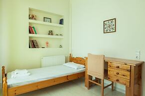 Spacious New apt w View in Agia Varvara