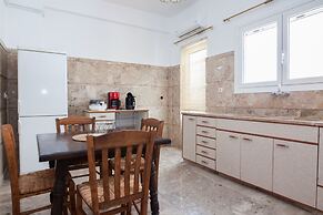 Spacious New apt w View in Agia Varvara