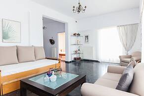 Spacious New apt w View in Agia Varvara