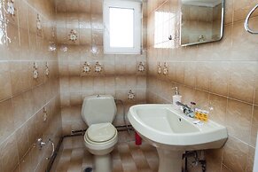 Spacious New apt w View in Agia Varvara