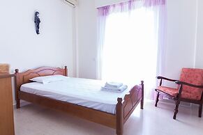 Spacious New apt w View in Agia Varvara