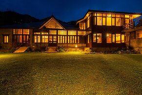 Amã Stays & Trails Ramgarh Heritage Villa , Manali