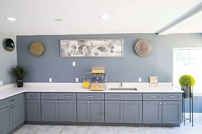 Days Inn By Wyndham College Park Atlanta Airport South