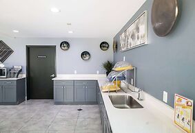 Days Inn By Wyndham College Park Atlanta Airport South