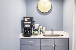 Days Inn By Wyndham College Park Atlanta Airport South